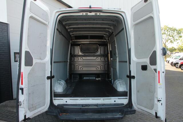 Volkswagen CRAFTER 2.0 TDI 177PK L3H3 - EURO 6 - Airco - Navi - Cruise - ¤ 18.900,- Excl.