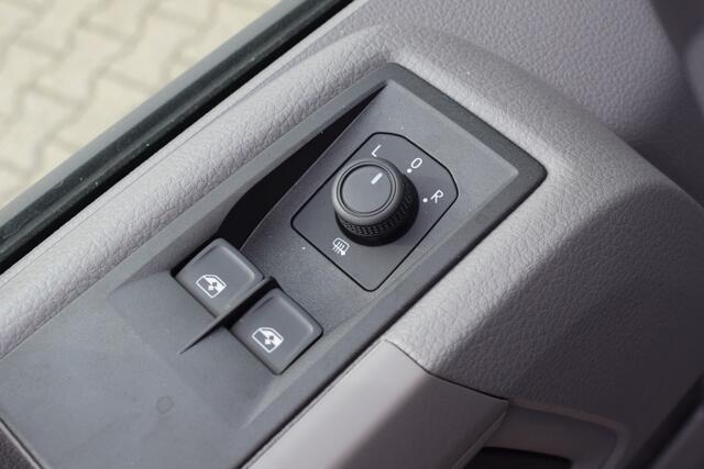 Volkswagen CRAFTER 30 2.0 TDI L3H3 Highline 140PK AUTOMAAT | BETIMMERING |