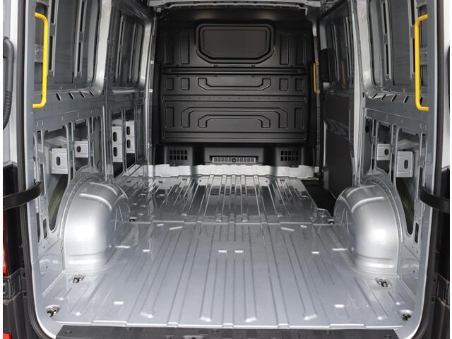 Volkswagen CRAFTER 35 2.0 TDI L3H2 Highline Automaat BICOLOR ACC | LED | CAMERA