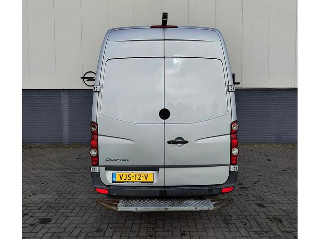 Volkswagen CRAFTER 50 2.0TDI L2H2 3 pers. Camera ECC Step-up Lat-om-lat Betonplex Schuifdeur ASR Elektr.Ramen+Spiegels+Centr.Vergr.+Afst.b. ABS ESP Airbag Blue motion Tussenwand GVW teruggekeurd
