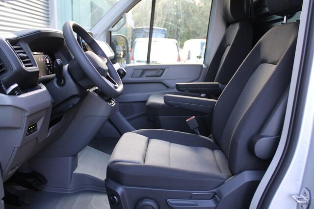 Volkswagen CRAFTER 30 2.0 TDI L3H3 140pk - Navigatie - DAB - Cruise - Geveerde Stoel - Camera - Carplay - Rijklaar