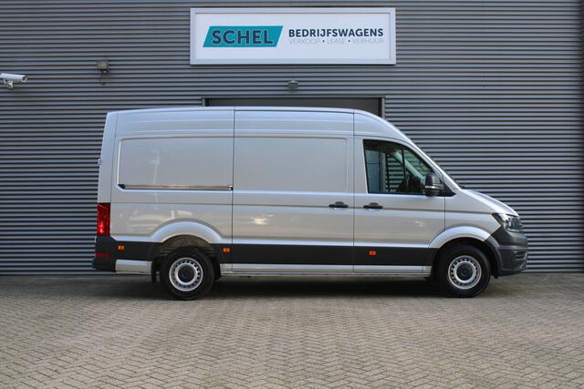 Volkswagen CRAFTER 30 2.0 TDI L3H3 140pk - Navigatie - DAB - Cruise - Geveerde Stoel - Camera - Carplay - Rijklaar