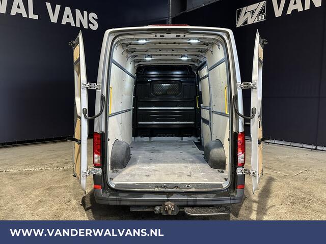 Volkswagen CRAFTER 2.0 TDI 140pk L3H3 L2H2 Euro6 Airco | 3000kg Trekhaak | Navigatie | 3-Zits | apple carplay, android auto