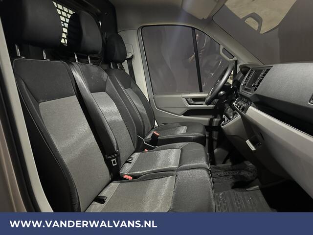 Volkswagen CRAFTER 2.0 TDI 140pk L3H3 L2H2 Euro6 Airco | 3000kg Trekhaak | Navigatie | 3-Zits | apple carplay, android auto