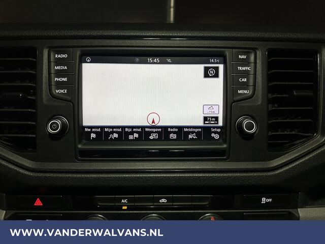 Volkswagen CRAFTER 2.0 TDI 140pk L3H3 L2H2 Euro6 Airco | 3000kg Trekhaak | Navigatie | 3-Zits | apple carplay, android auto