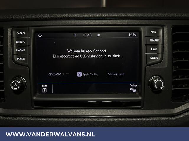 Volkswagen CRAFTER 2.0 TDI 140pk L3H3 L2H2 Euro6 Airco | 3000kg Trekhaak | Navigatie | 3-Zits | apple carplay, android auto