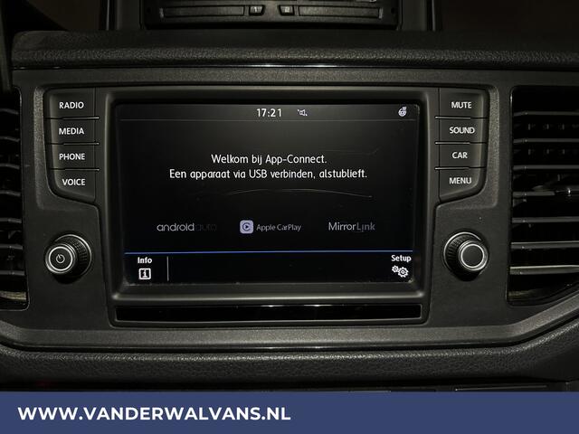 Volkswagen CRAFTER 2.0 TDI 140pk L3H3 L2H2 Euro6 Airco | 3000kg Trekhaak | Camera | Leder stuurwiel adaptieve cruisecontrol, stuurwielverwarming, chauffeursstoel, apple carplay, android auto