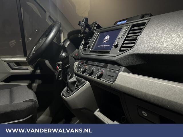 Volkswagen CRAFTER 2.0 TDI 140pk L3H3 L2H2 Euro6 Airco | 3000kg Trekhaak | Camera | Leder stuurwiel adaptieve cruisecontrol, stuurwielverwarming, chauffeursstoel, apple carplay, android auto
