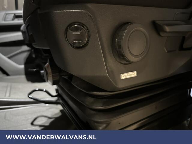 Volkswagen CRAFTER 2.0 TDI 140pk L3H3 L2H2 Euro6 Airco | 3000kg Trekhaak | Camera | Leder stuurwiel adaptieve cruisecontrol, stuurwielverwarming, chauffeursstoel, apple carplay, android auto