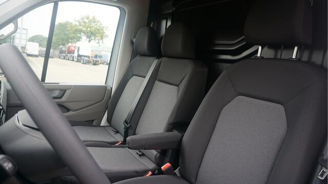 Volkswagen CRAFTER 30 2.0 TDI 140PK L3H3 Automaat Highline, Modeljaar 2025, App Connect, Trekhaak