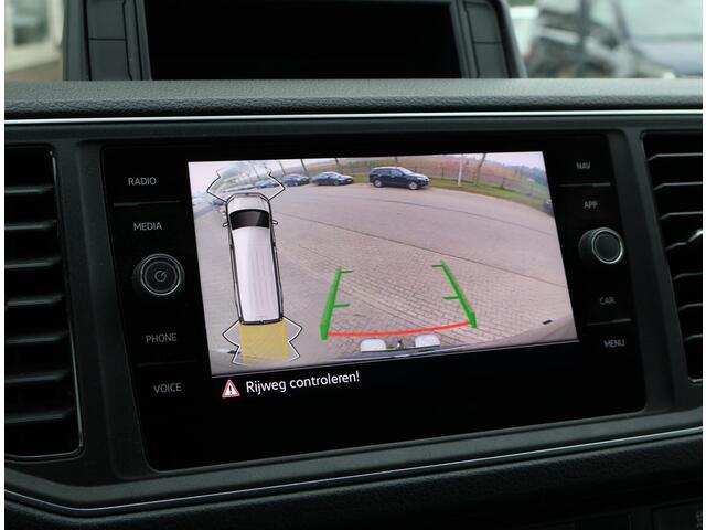 Volkswagen CRAFTER 35 2.0 TDI 140 PK DSG L3H3 + 3000 KG TREKHAAK + ADAPTIVE CRUISE / STUUR+ STOELVERW. / MASSAGE / LED / CAMERA