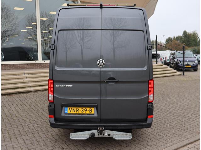 Volkswagen CRAFTER 35 2.0 TDI 140 PK DSG L3H3 + 3000 KG TREKHAAK + ADAPTIVE CRUISE / STUUR+ STOELVERW. / MASSAGE / LED / CAMERA