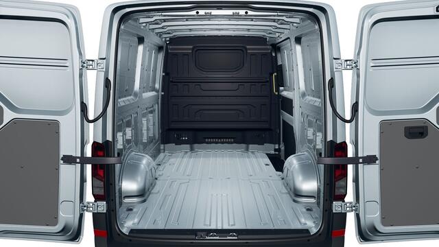 Volkswagen CRAFTER 30 2.0 TDI L3H2 Highline 140 Pk Automaat | Trekhaakvoorbereiding | App-connect | 3 Zits