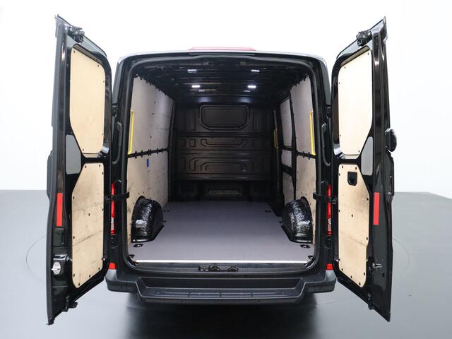 Volkswagen CRAFTER 2.0TDI L3H2 | Business | Airco | Betimmering | 3-Persoons
