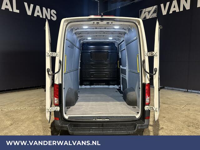 Volkswagen CRAFTER 2.0 TDI 140pk L3H3 L2H2 Euro6 Airco | Camera | Apple Carplay | Android Auto Parkeersensoren, Bijrijdersbank
