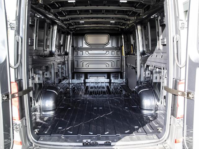 Volkswagen CRAFTER 35 2.0 TDI L3H2 Exclusive | 140 PK | Automaat |
