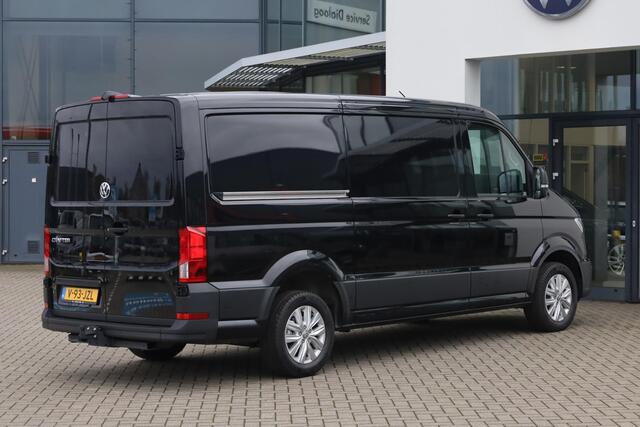 Volkswagen CRAFTER 35 2.0 TDI L3H2 Exclusive 177PK / 130kW Achteruitrijcamera, Apple Carplay & Android Auto, adaptive cruise control met Stop & Go, verwarmbare voorruit, alarmsysteem, LED koplampen, bijrijdersbank met opbergvak, parkeersensoren voor + achter, versterkte ver