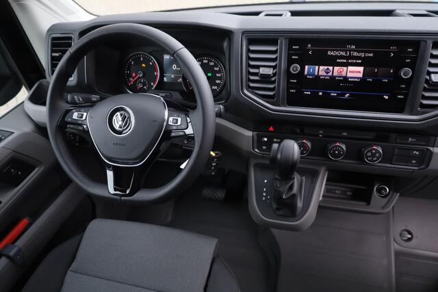 Volkswagen CRAFTER 35 2.0 TDI L3H2 Exclusive 177PK / 130kW Achteruitrijcamera, Apple Carplay & Android Auto, adaptive cruise control met Stop & Go, verwarmbare voorruit, alarmsysteem, LED koplampen, bijrijdersbank met opbergvak, parkeersensoren voor + achter, versterkte ver