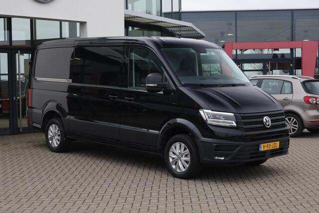 Volkswagen CRAFTER 35 2.0 TDI L3H2 Exclusive 177PK / 130kW Achteruitrijcamera, Apple Carplay & Android Auto, adaptive cruise control met Stop & Go, verwarmbare voorruit, alarmsysteem, LED koplampen, bijrijdersbank met opbergvak, parkeersensoren voor + achter, versterkte ver