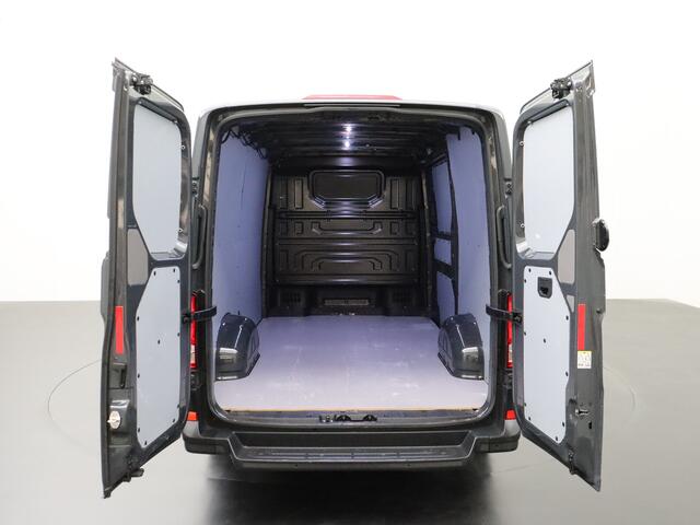 Volkswagen CRAFTER 2.0TDI 140PK L3H2 Highline | Navigatie | Parkpilot | Betimmering