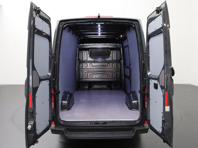 Volkswagen CRAFTER 2.0TDI 140PK L3H3 Highline | Navigatie | Camera | Betimmering | Opstap