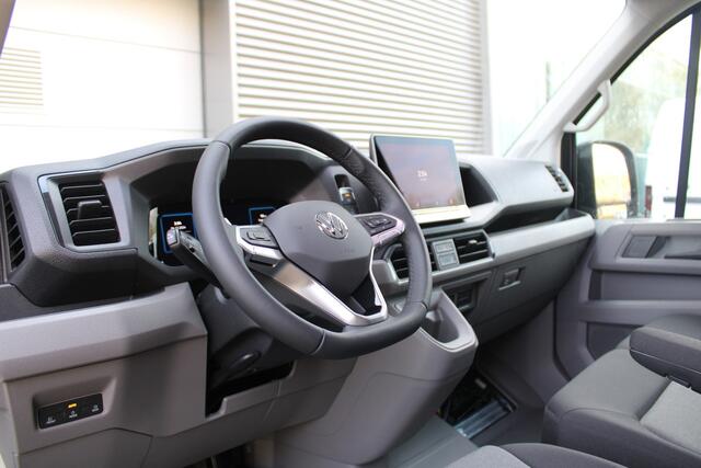 Volkswagen CRAFTER 35 2.0 TDI L3H3 177pk - Facelift - Navigatie - LED - Geveerde stoel - Virtual cockpit - Camera - Trekhaak - Stoelverwarming - Rijklaar