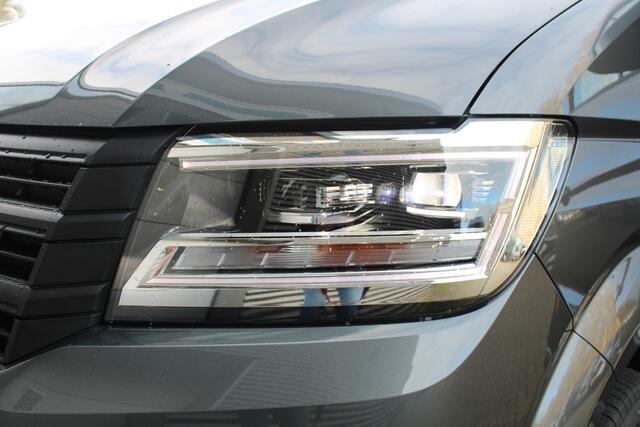 Volkswagen CRAFTER 35 2.0 TDI L3H3 177pk - Facelift - Navigatie - LED - Geveerde stoel - Virtual cockpit - Camera - Trekhaak - Stoelverwarming - Rijklaar