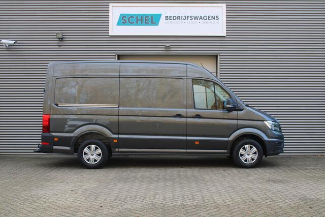 Volkswagen CRAFTER 35 2.0 TDI L3H3 177pk - Facelift - 2x Schuifdeur - Navigatie - LED - Geveerde stoel - Virtual cockpit - Camera - Trekhaak - Stoelverwarming - Rijklaar