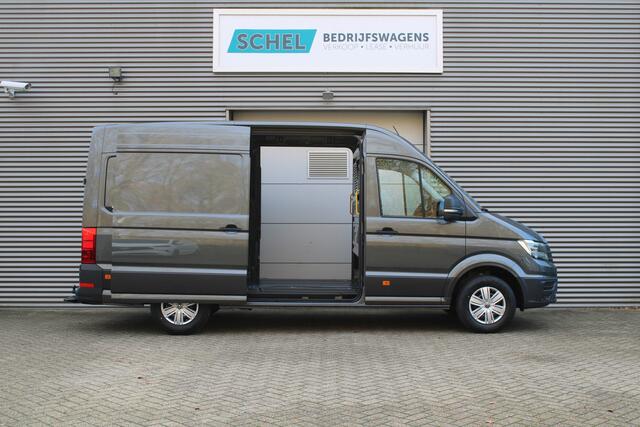 Volkswagen CRAFTER 35 2.0 TDI L3H3 177pk - Facelift - 2x Schuifdeur - Navigatie - LED - Geveerde stoel - Virtual cockpit - Camera - Trekhaak - Stoelverwarming - Rijklaar