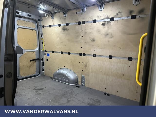 Volkswagen CRAFTER 2.0 TDI 141pk L3H3 L2H2 Euro6 Airco | Navigatie | Apple Carplay | Cruisecontrol Android Auto, Bijrijdersbank, 3000kg trekvermogen