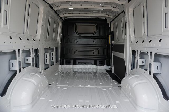 Volkswagen CRAFTER 35 2.0 177 L3H2 AUT Facelift 13" Navi, Cam, Gev. Stoel, LED, 2x Schuifdeur!! NR. T974*