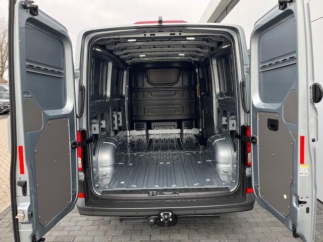 Volkswagen CRAFTER Highline L3 2.0 TDI 140 pk GVW 3.0T | 385710 | Achteruitrijcamera | PDC voor en achter | Trekhaak | App Connect |