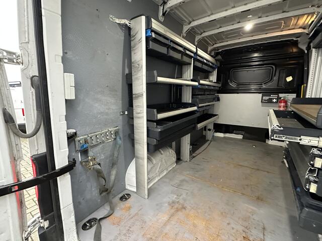 Volkswagen CRAFTER 35 2.0 TDI 140PK EURO6 L3H3 Achteruitrijcamera/cruise control/trekhaak