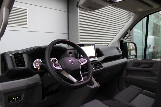 Volkswagen CRAFTER 35 2.0 TDI L3H3 177pk - Facelift - Navigatie - LED - Geveerde stoel - Virtual cockpit - Camera - Trekhaak - Stoelverwarming - Rijklaar