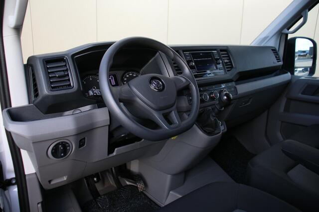 Volkswagen CRAFTER 30 2.0 TDI 140PK L3H3 Comfortline | Trekhaak | 3-Zits | Parkeersensoren voor/achter | Cruise | Verwarmde voorruit | Apple Carplay / Android Auto