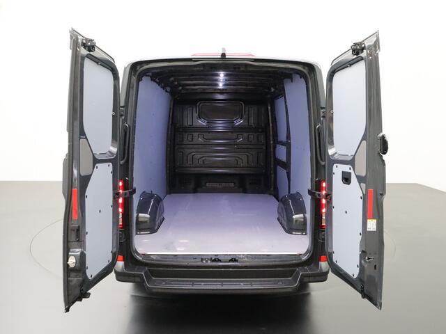Volkswagen CRAFTER 2.0TDI 140PK L3H2 Highline | Navigatie | Camera | Betimmering | Airco | Cruise