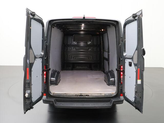 Volkswagen CRAFTER 2.0TDI 140PK L3H2 Highline | Navigatie | Camera | Cruise | Betimmering | Airco