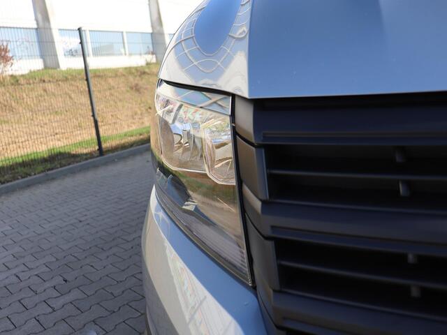 Volkswagen CRAFTER Bedrijfswagens Trendline 2.0 TDI L3H3 (140 pk) 103 kW pk 6 versn. | Middelhoog dak (h3) | App-connect | Comfort bestuurdersstoel | Licht- en regensensor | Stoelbekleding kunstleder "mesh" |