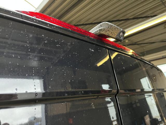 Volkswagen CRAFTER Bedrijfswagens 2.0 30 TDI L3H2 Highline 103kW 140pk 8 vers auto | BPM vrij | Interieur Pakket: Navigatie- en multimediapakket | Trekhaak met vaste kogel (inclusief aanhangwagenstabilisator) | Bijrijdersbank inclusief opbergvak | Navigatiesysteem Discover 