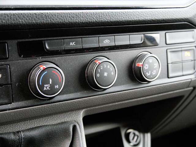 Volkswagen CRAFTER 35 2.0 TDI 141PK L3H3 | CAMERA | APPLE CARPLAY / ANDROID AUTO |