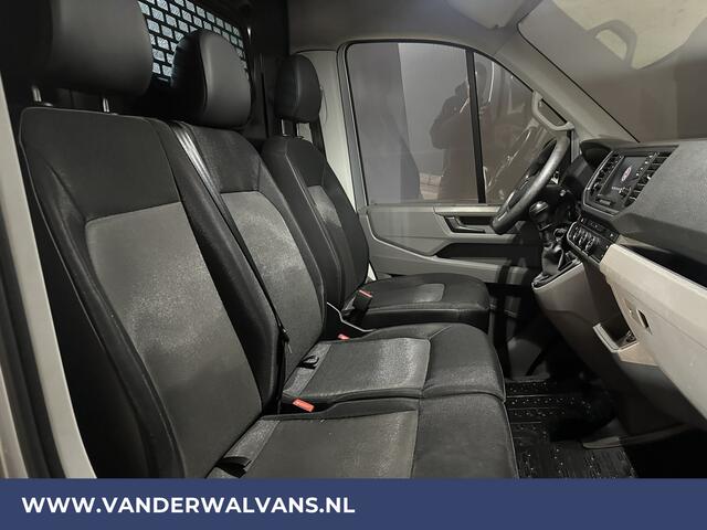 Volkswagen CRAFTER 2.0 TDI 141pk **BPM VRIJ voor de Ondernemer** L4H3 L3H2 Euro6 Airco | Camera Apple Carplay, Android Auto, Parkeersensoren, Bijrijdersbank, 3000kg Trekvermogen