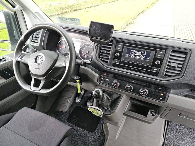 Volkswagen CRAFTER 35 2.0 TDI L3H2 airco, imperiaal, trap, trekhaak, pdc, 177Pk, NAP, Euro6!