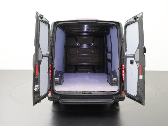 Volkswagen CRAFTER 2.0TDI 140PK L3H2 Highline | Navigatie | Camera | Betimmering | Cruise