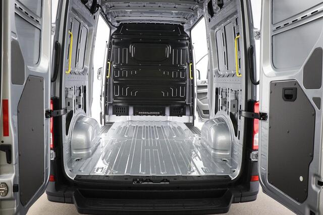 Volkswagen CRAFTER 35 2.0 TDI L3H2 Trendline | 2 X SCHUIFDEUR | ERGO COMFORT | LED | CLIMA | DAB | CAMERA | STOELVERWARMING
