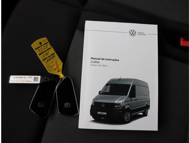 Volkswagen CRAFTER 35 2.0 TDI L3H3 Highline Navigatie/ Carplay | LED-Verlichting | Facelift!
