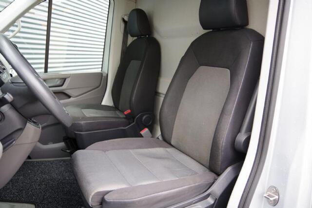 Volkswagen CRAFTER 35 2.0 TDI L3H2 (L2H1) 140PK AUT. CAMERA, NAVI, TREKHAAK, CRUISE, AIRCO, PARKEERSENSOREN, NL AUTO, NAP
