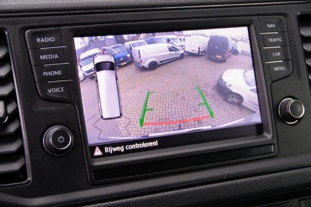 Volkswagen CRAFTER 35 2.0 TDI L3H2 (L2H1) 140PK AUT. CAMERA, NAVI, TREKHAAK, CRUISE, AIRCO, PARKEERSENSOREN, NL AUTO, NAP