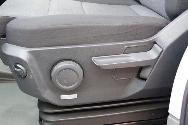 Volkswagen CRAFTER 35 2.0 TDI L3H3(L2H2) 140PK AUT. CAMERA, NAVI, CRUISE, DAB, TREKHAAK, AIRCO, PARKEERSENSOREN, APPLE CARPLAY, NL AUTO, NAP