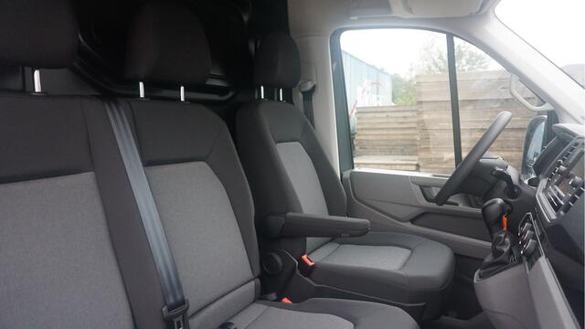 Volkswagen CRAFTER 30 2.0 TDI L3H2 Trendline 30 2.0 TDI L3H2 Trendline 140 pk Automaat, Airco, App Connect, Achteruitrijcamera