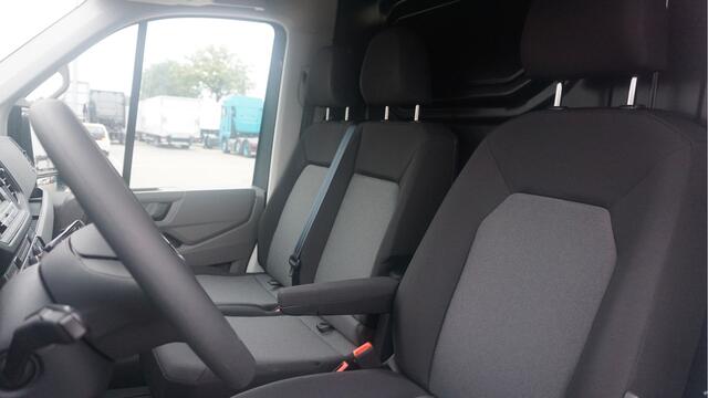 Volkswagen CRAFTER 30 2.0 TDI L3H2 Trendline 30 2.0 TDI L3H2 Trendline 140 pk Automaat, Airco, App Connect, Achteruitrijcamera